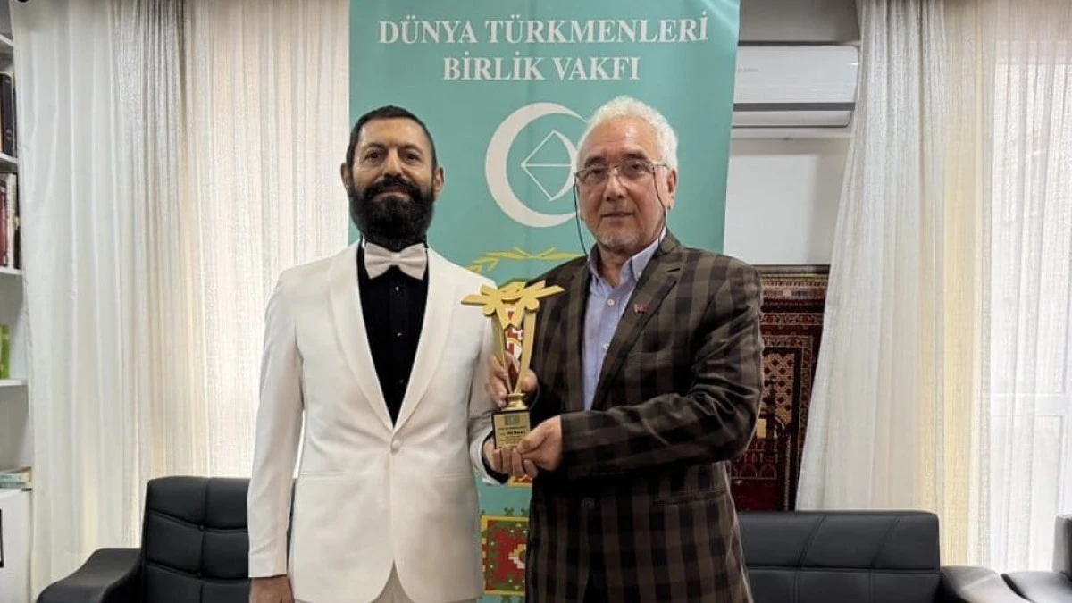 Akif Manaf&rsquo;a anlamlı &ouml;d&uuml;l &ldquo;Barış i&ccedil;in İnsanlık &Ouml;d&uuml;l&uuml;&rdquo;