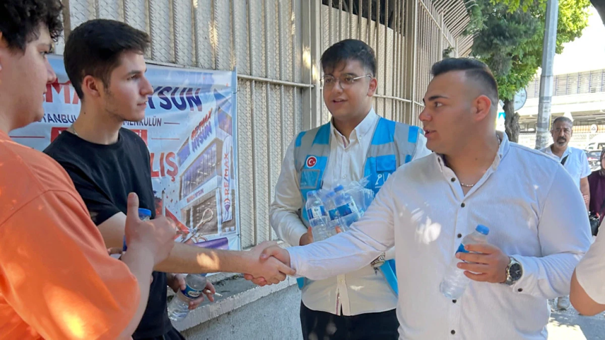 Anahtar Parti Kağıthane Gen&ccedil;lik Kolları'ndan YKS adaylarına destek