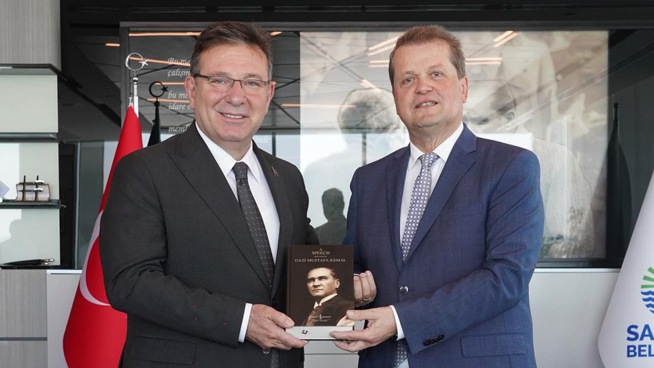 Başkan Aksu, Avusturya Başkonsolosu Josef Salger’i makamında ağırladı