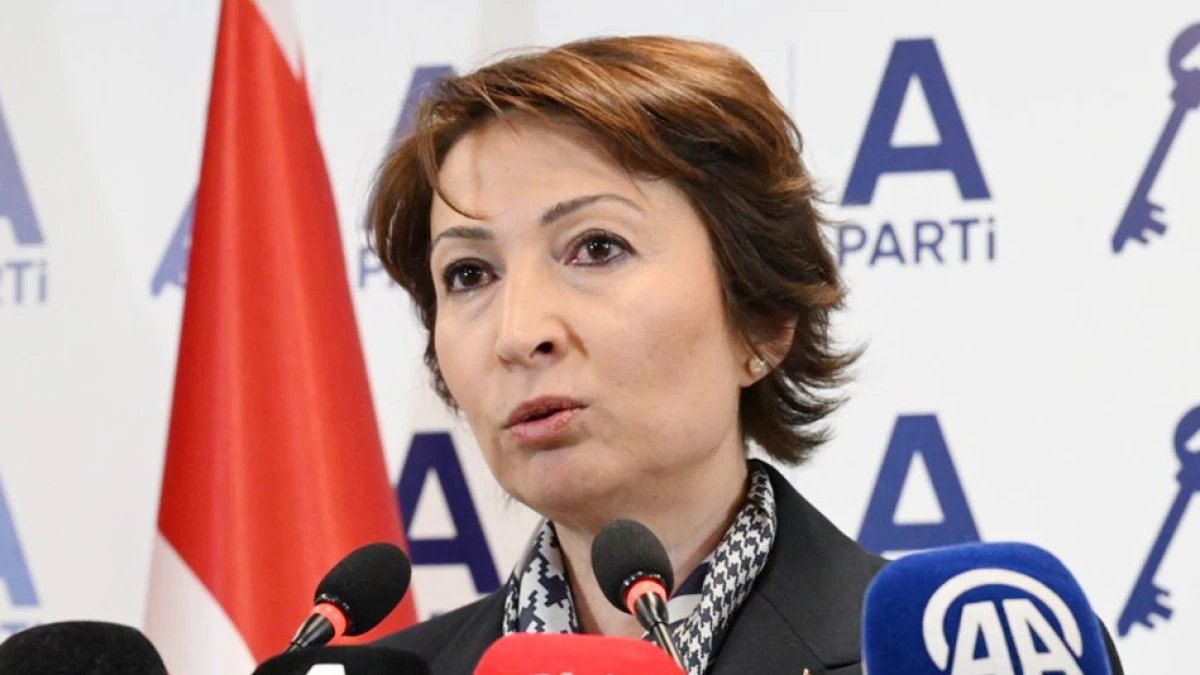 Emine Küçükali: 