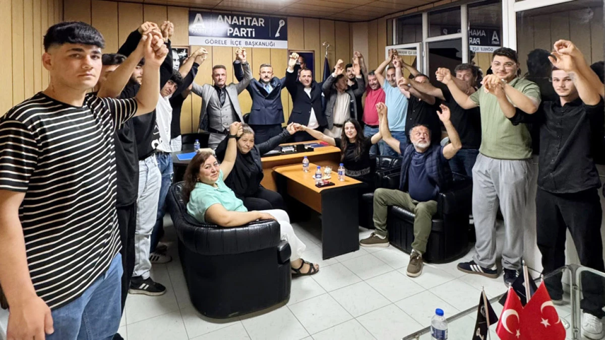 Gen&ccedil; Parti G&ouml;rele İl&ccedil;e Başkanı ve Y&ouml;netimi Anahtar Parti&rsquo;ye katıldı