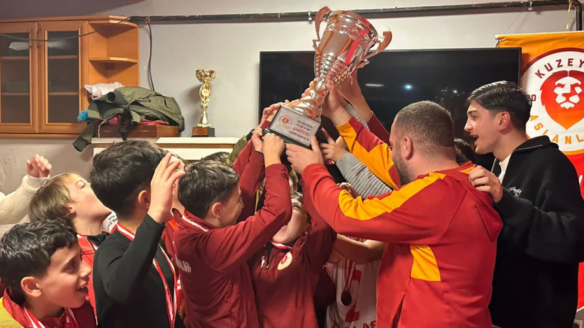 Kuzeyin Aslanları SK, U12 Ligi’nde namağlup şampiyonluğu oldu