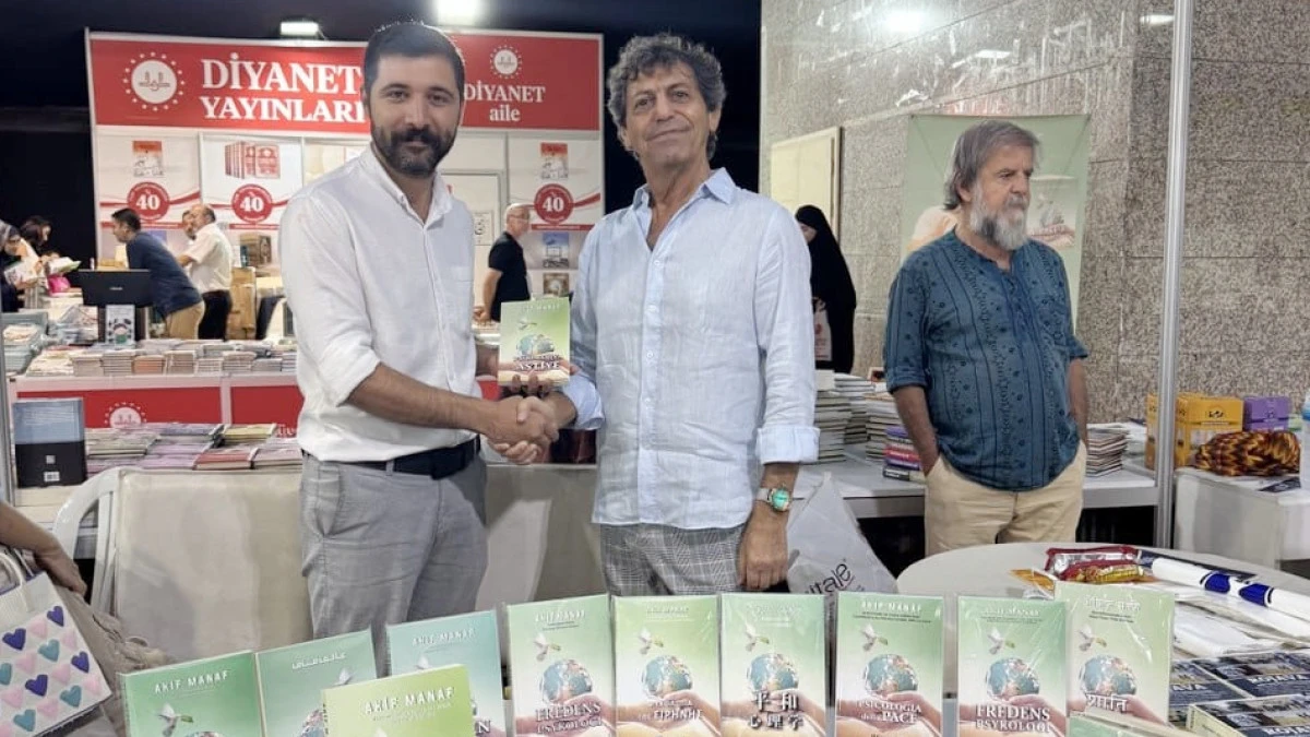 Nobel Barış Ödülü adayı dünyaca ünlü yazardan Kürtçe Barış Psikolojisi