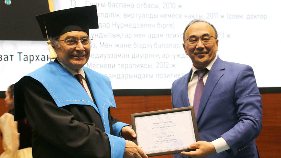 Prof. Dr. Nevzat Tarhan’a Kazakistan’dan ‘Fahri Profesörlük’ unvanı!