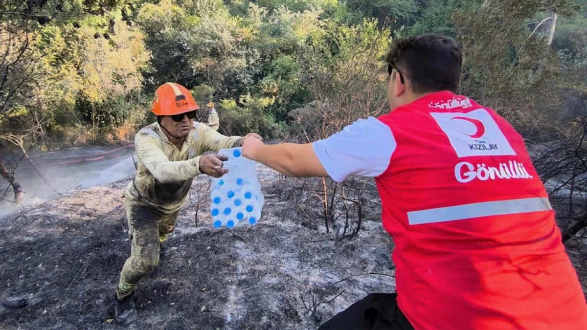 Türk Kızılay’ın orman yangınlarıyla mücadeleye desteği sürüyor