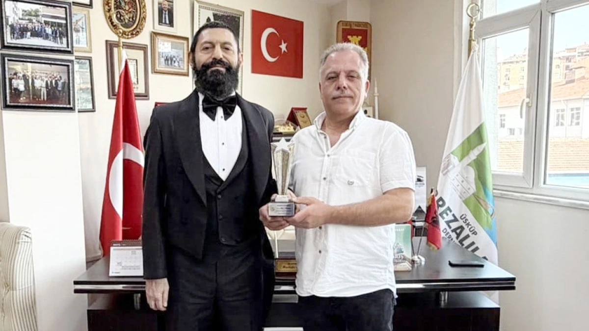&Uuml;sk&uuml;p Brezalılar Derneği&rsquo;nden Akif Manaf&rsquo;a &ldquo;Hoşg&ouml;r&uuml; ve Barış&rdquo; &ouml;d&uuml;l&uuml;