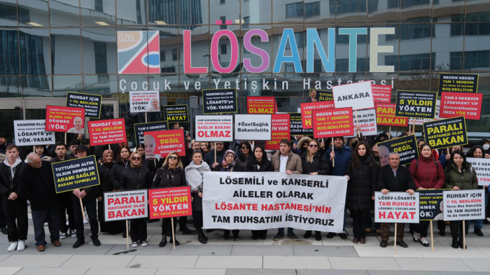 LÖSEV ailelerinden Sağlık Bakanı’nın “İSTİSMAR” açıklamasına cevap