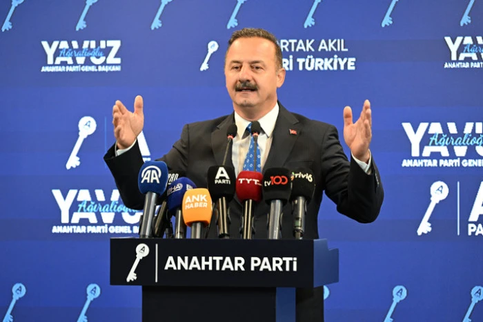 Ağıralioğlu: “Mağaradan gelen PKK’lılar millete parmak salladılar!”