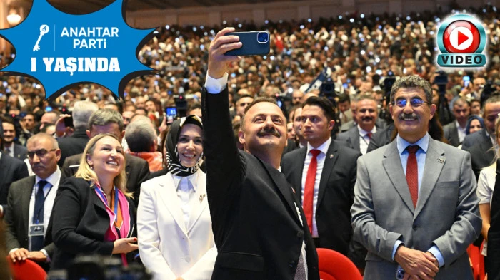 Ağıralioğlu: “Milletine prompter cihazından baktığı için görmüyor!”