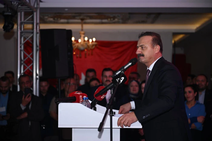 Yavuz Ağıralioğlu: Biri Apo’nun elinde, biri de Papa’nın elinde kaldı!