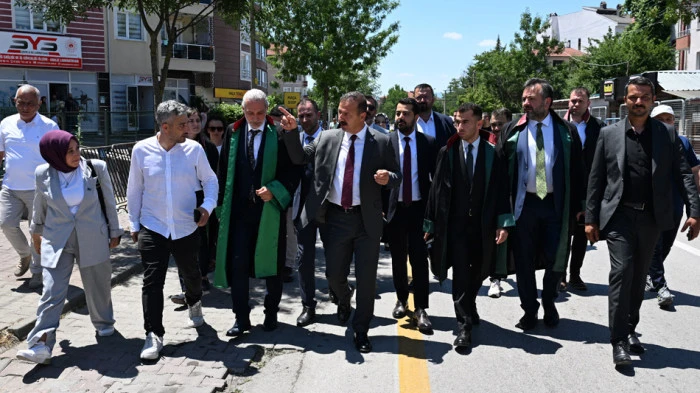 Ağıralioğlu: “Evlatlarını kaybeden avukatların feryadını duyduk”